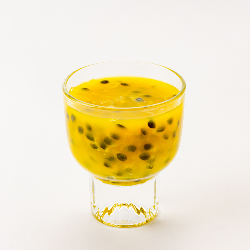 冷凍パッションフルーツ果汁（種あり）